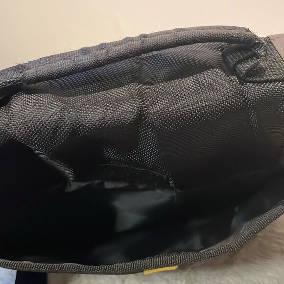 Targus- Small Black Mini Messenger Crossbody Bag for Notebook Tablet IPad- O/S - Picture 9 of 9